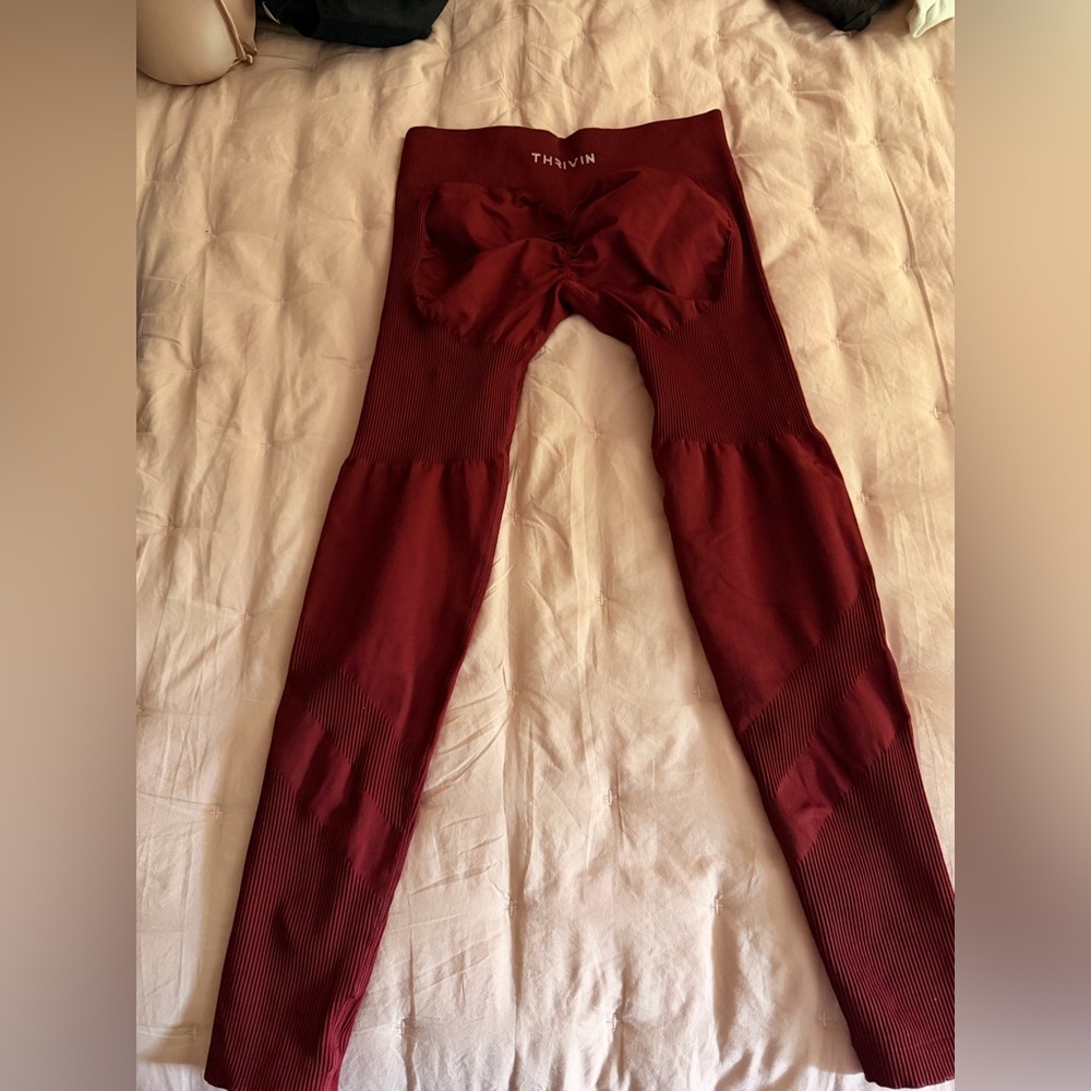 Stylish Wine Leggings for Women - Picture 3 of 4